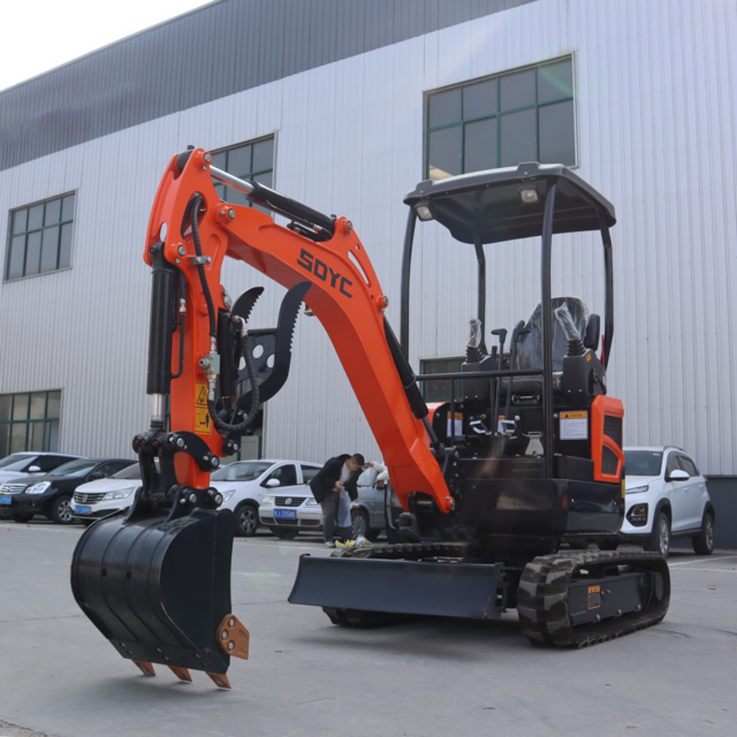 Excavatrice sur chenilles hydr - Heavy Equipment Landscaping avis et prix
